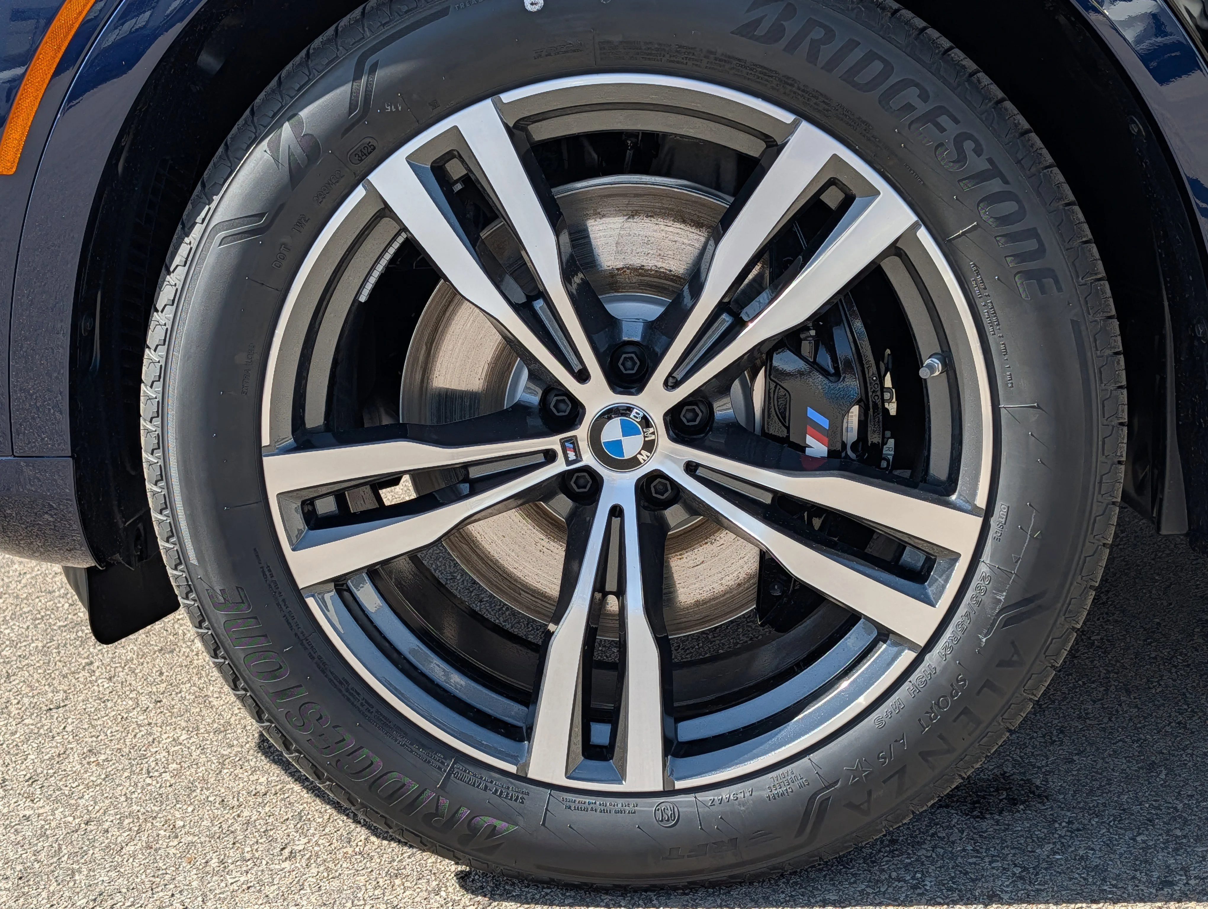 New 2026 Tanzanite Blue II Metallic BMW xDrive40i image 4