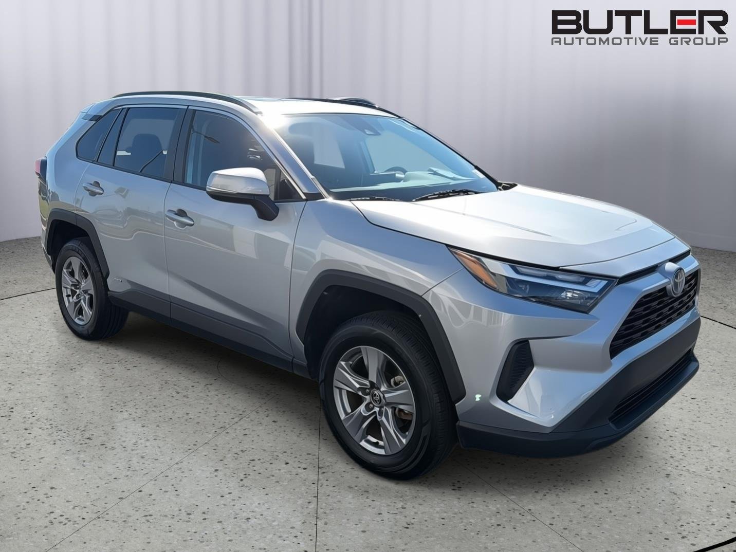 Used 2023 Silver Sky Metallic Toyota Hybrid XLE image 8