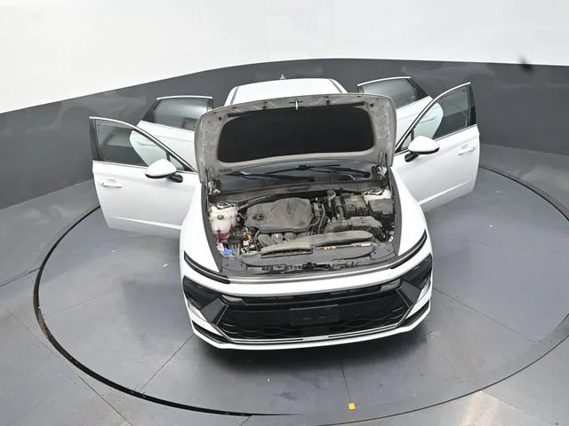 Used 2025 White Hyundai SEL image 40