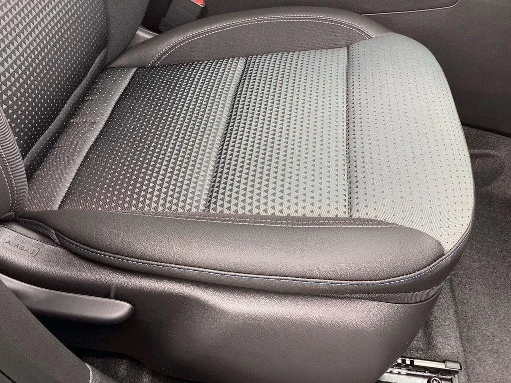 New 2026 Mosaic Black Metallic Chevrolet LT image 18