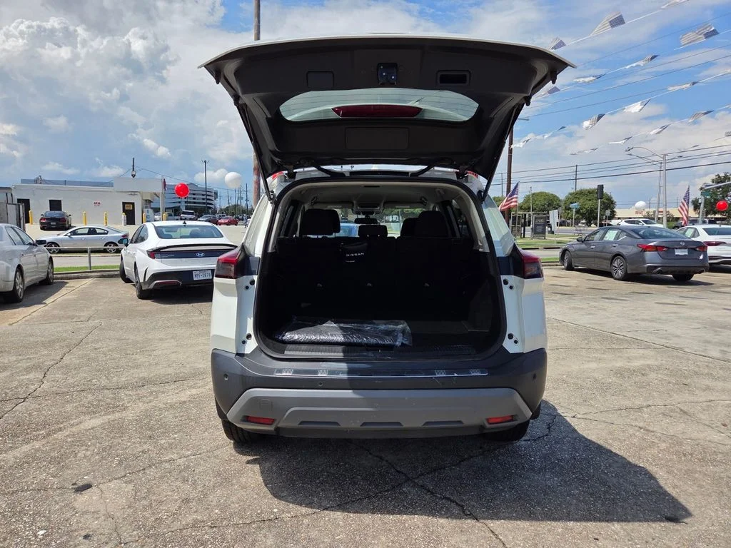 Used 2023 White Nissan SV image 26