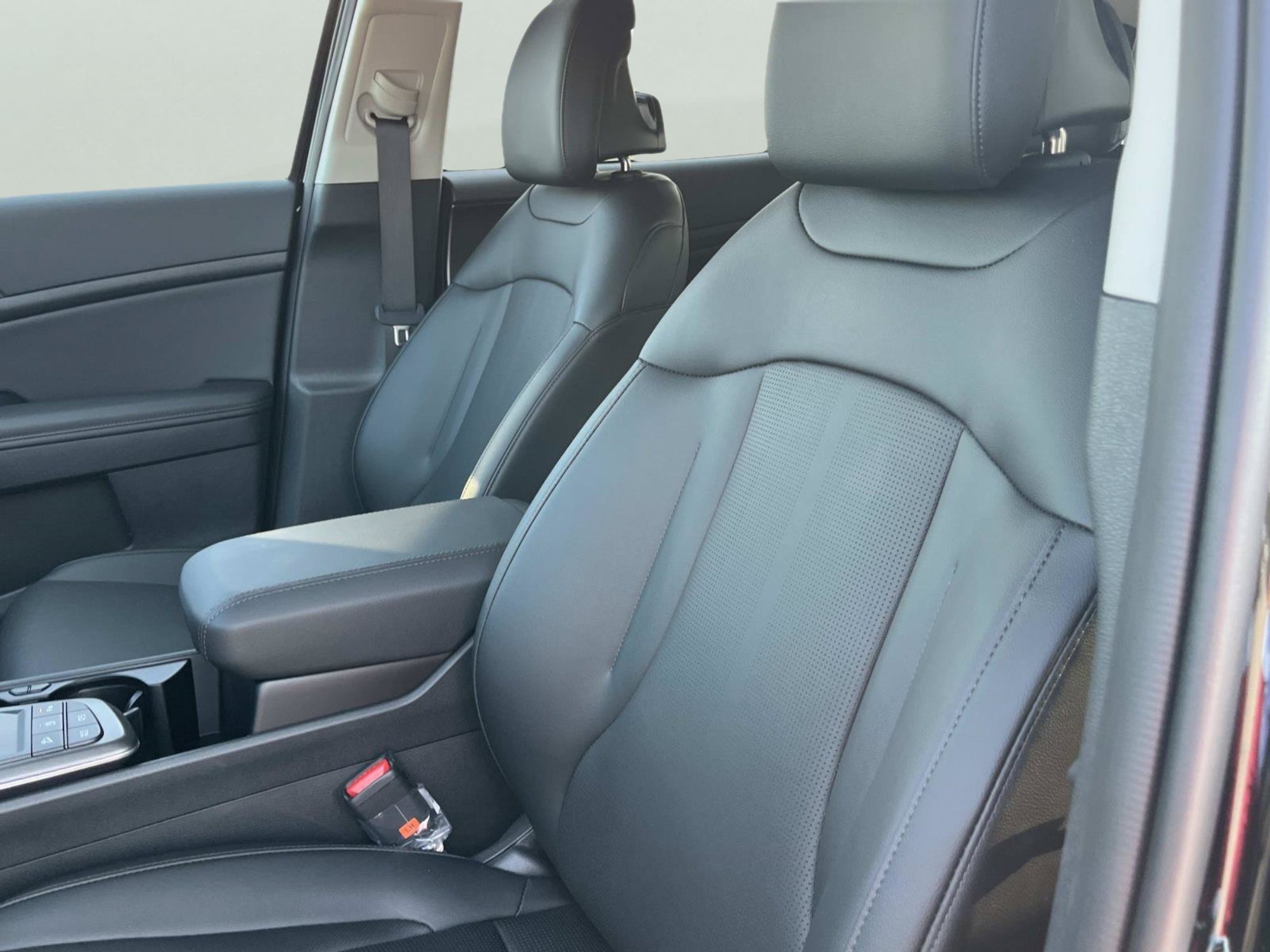 New 2027 Ebony Black Kia EX image 27