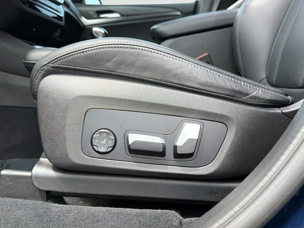 Used 2022 Blue BMW xDrive30i image 17