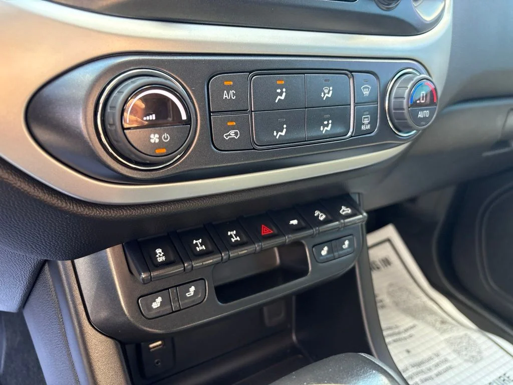 Used 2018 Black Chevrolet ZR2 image 19