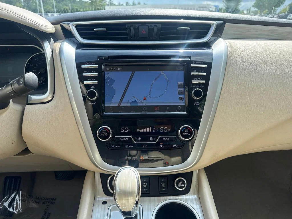 Used 2015 Pearl White Nissan SL image 18