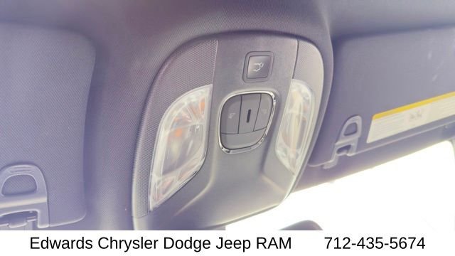 New 2026 Red Hot Pearl-Coat Exterior Paint Jeep Limited image 24