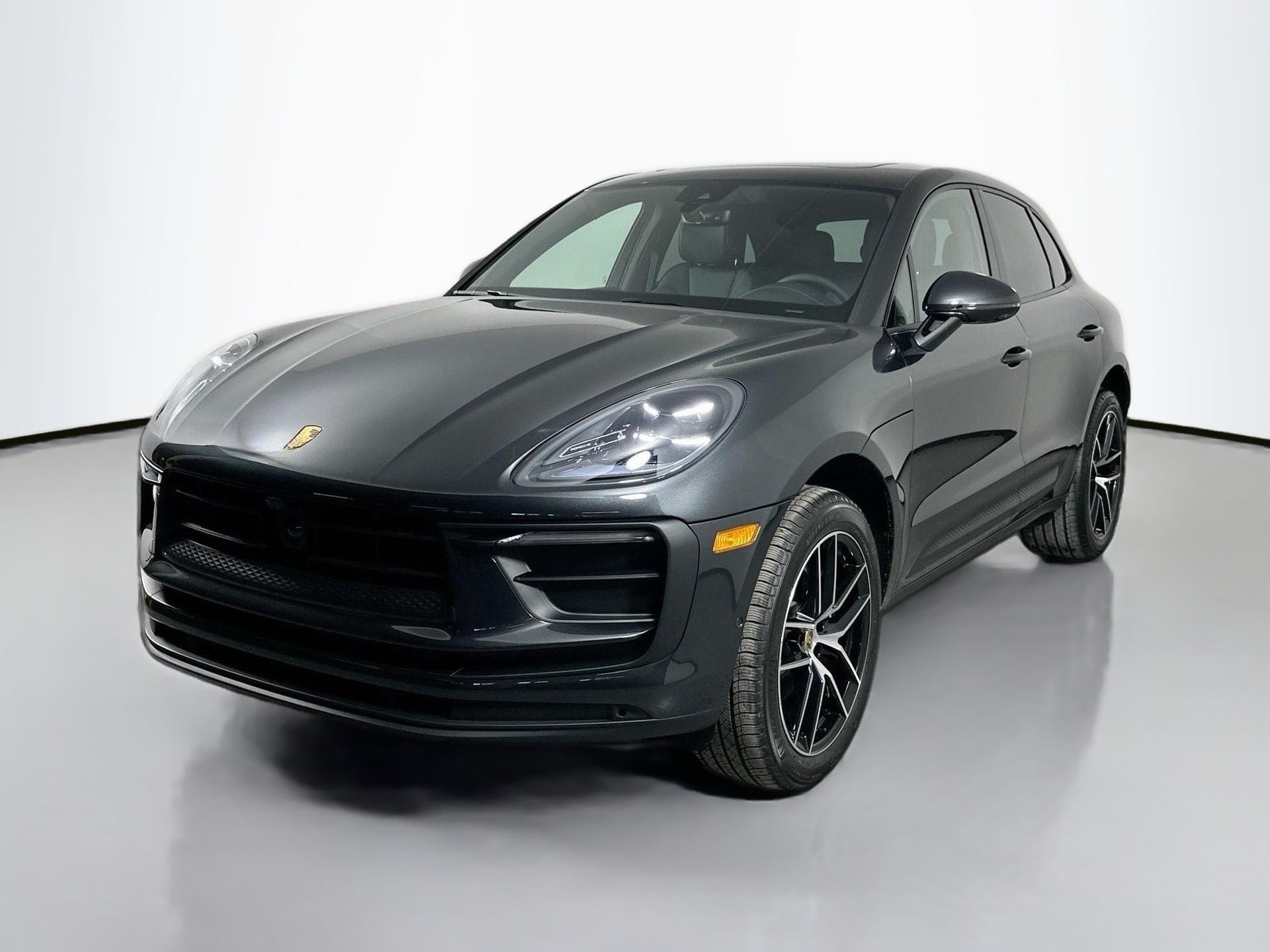 2025 Porsche Macan Base