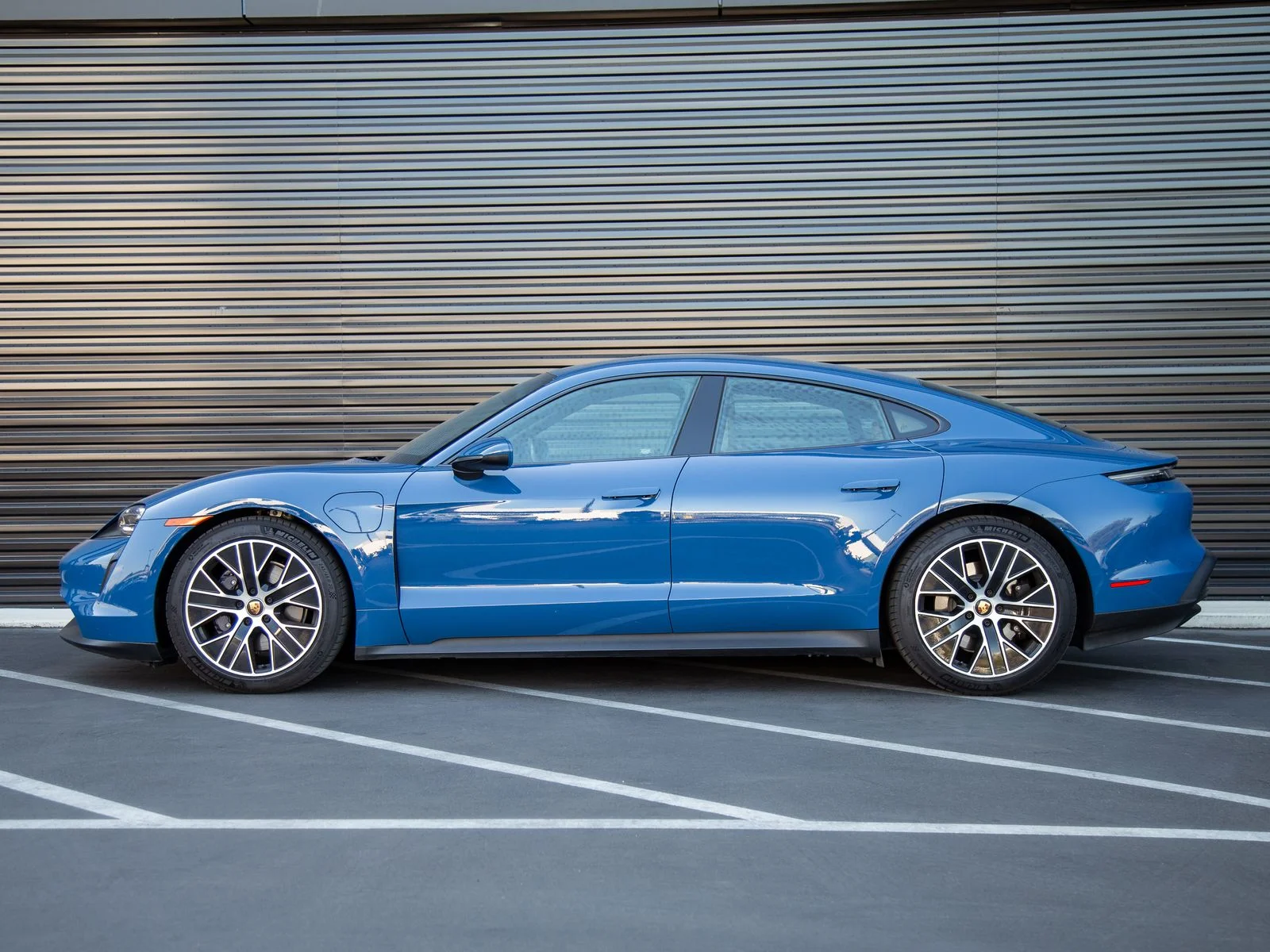 Certified Used 2024  Porsche  image 2