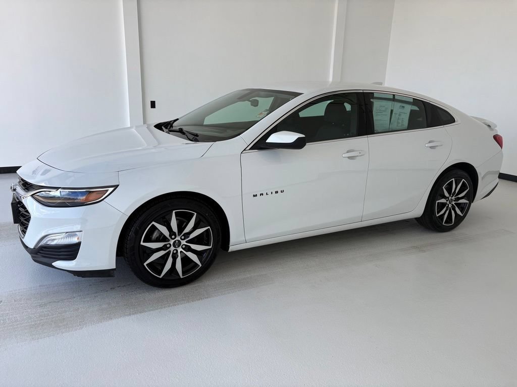 Used 2021 SUMMIT WHITE Chevrolet RS image 15