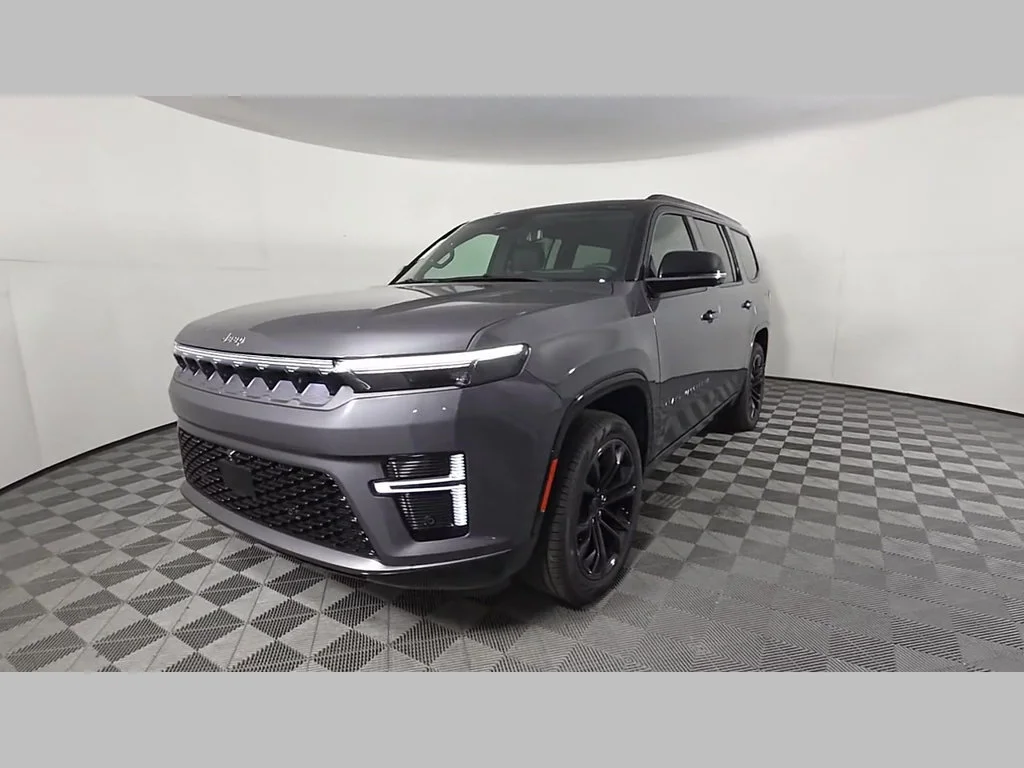 New 2026 Baltic-Gray Metallic Clear-Coat Exterior Paint Jeep Summit Obsidian image 43