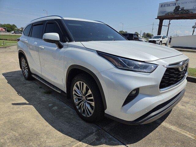 Used 2022 Wind Chill Pearl TOYOTA PLAT image 3