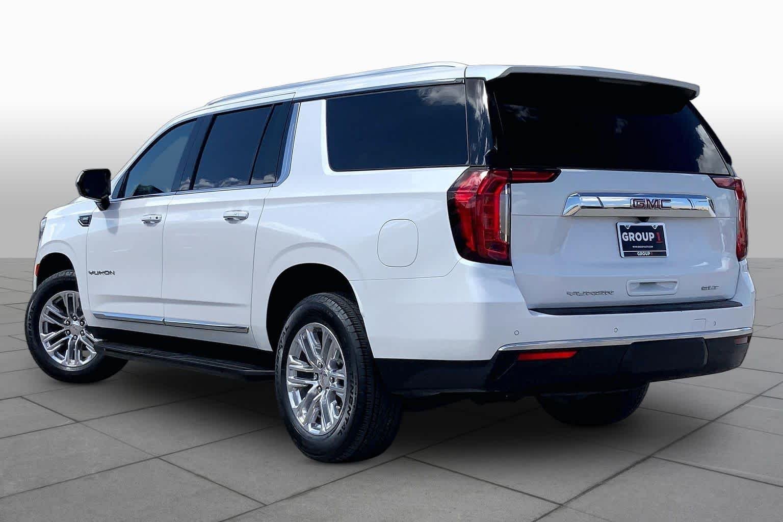 Used 2023 WHITE FROST TRICOAT GMC SLT image 12