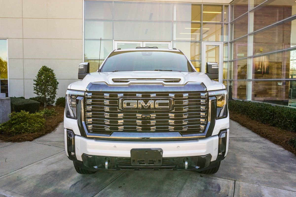Used 2024 White GMC Denali Ultimate image 7
