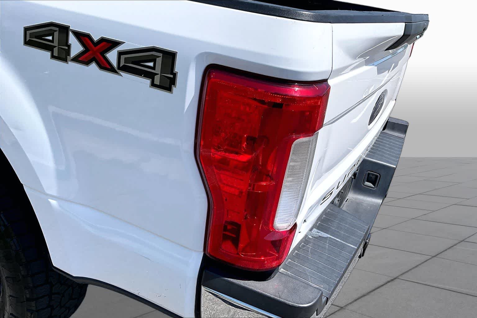 Used 2019 Oxford White Ford LARIAT image 27