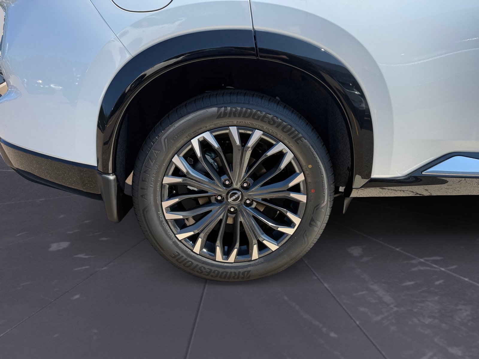 New 2026 Everest White Pearl Tricoat Nissan Platinum image 47