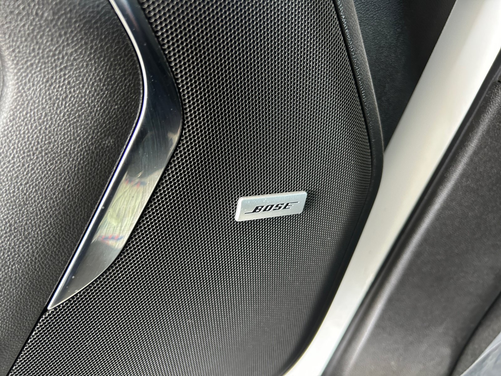 Used 2022 Summit White Chevrolet Z71 image 23