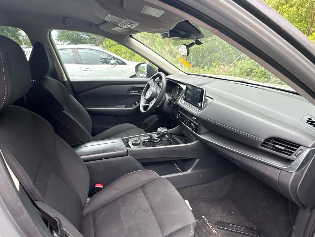Used 2024 Silver Nissan S image 8