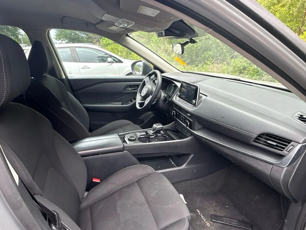 Used 2024 Silver Nissan S image 8