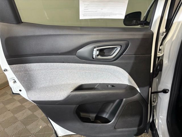 Certified Used 2022 White Jeep Latitude Lux image 19