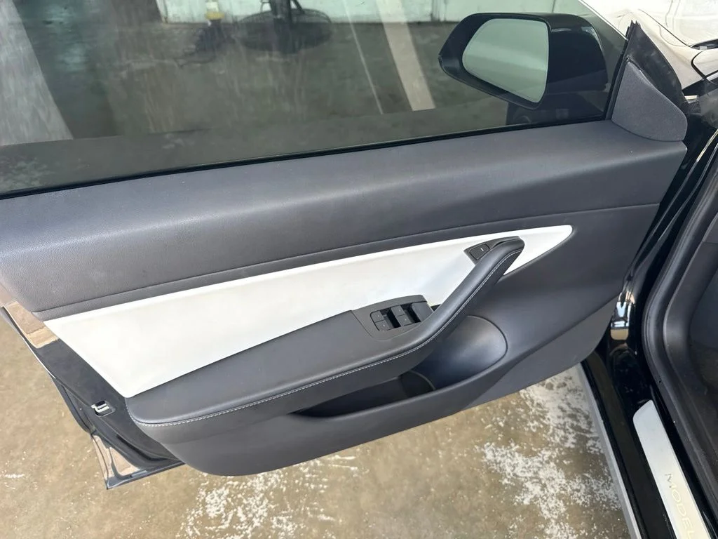 Used 2019 Black Tesla  image 11
