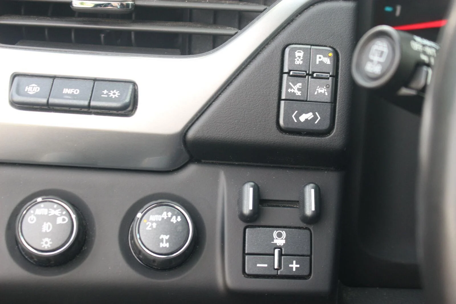 Used 2020 BLACK Chevrolet Premier image 21