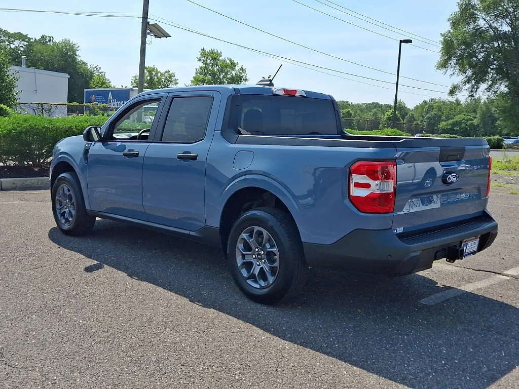 Used 2025 Gray Ford XLT image 8