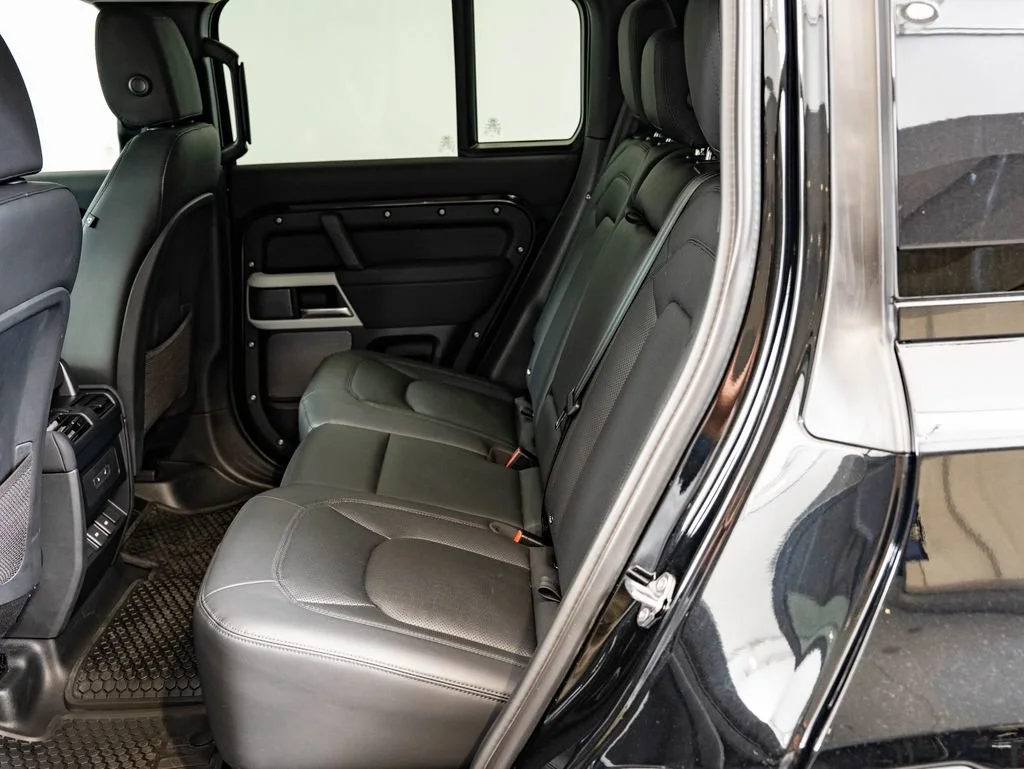 Used 2023 Black Land Rover S image 42