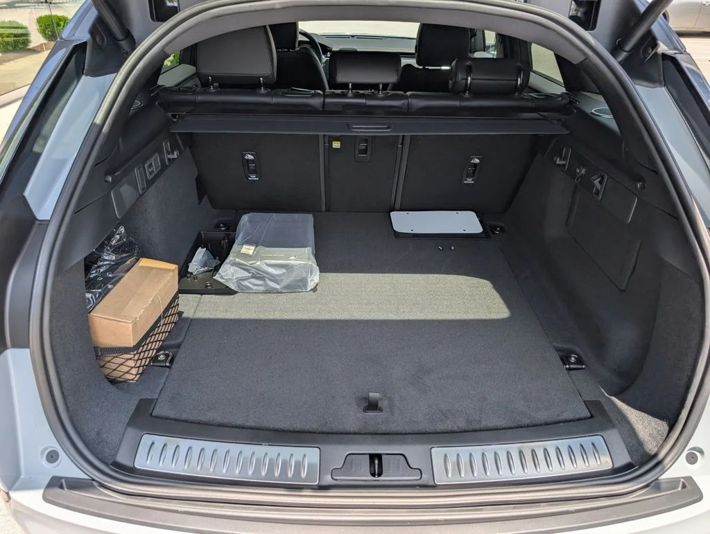 New 2026 Arroios Grey Land Rover Dynamic SE image 22