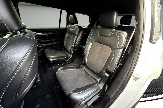 Used 2022 White Jeep Altitude image 24