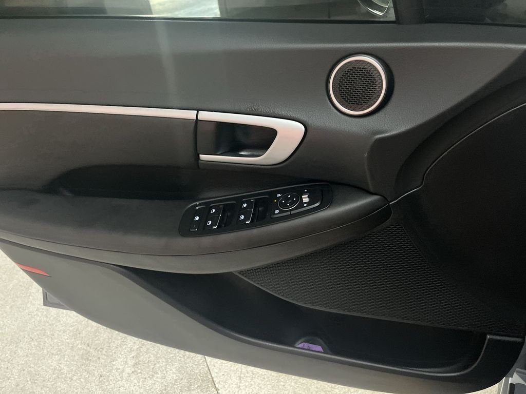 Used 2024 Blue Hyundai SEL image 13