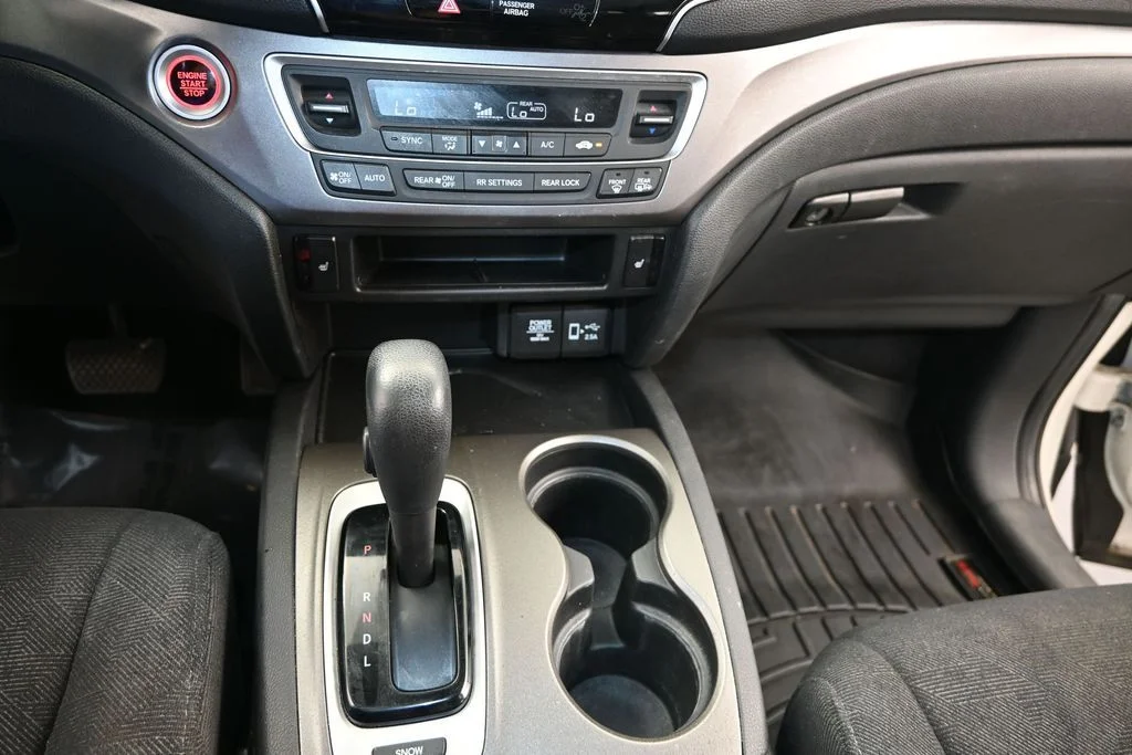 Used 2019 White Diamond Pearl Honda EX image 19