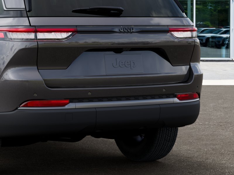 New 2026 Baltic Gray Metallic Clearcoat Jeep Laredo image 13