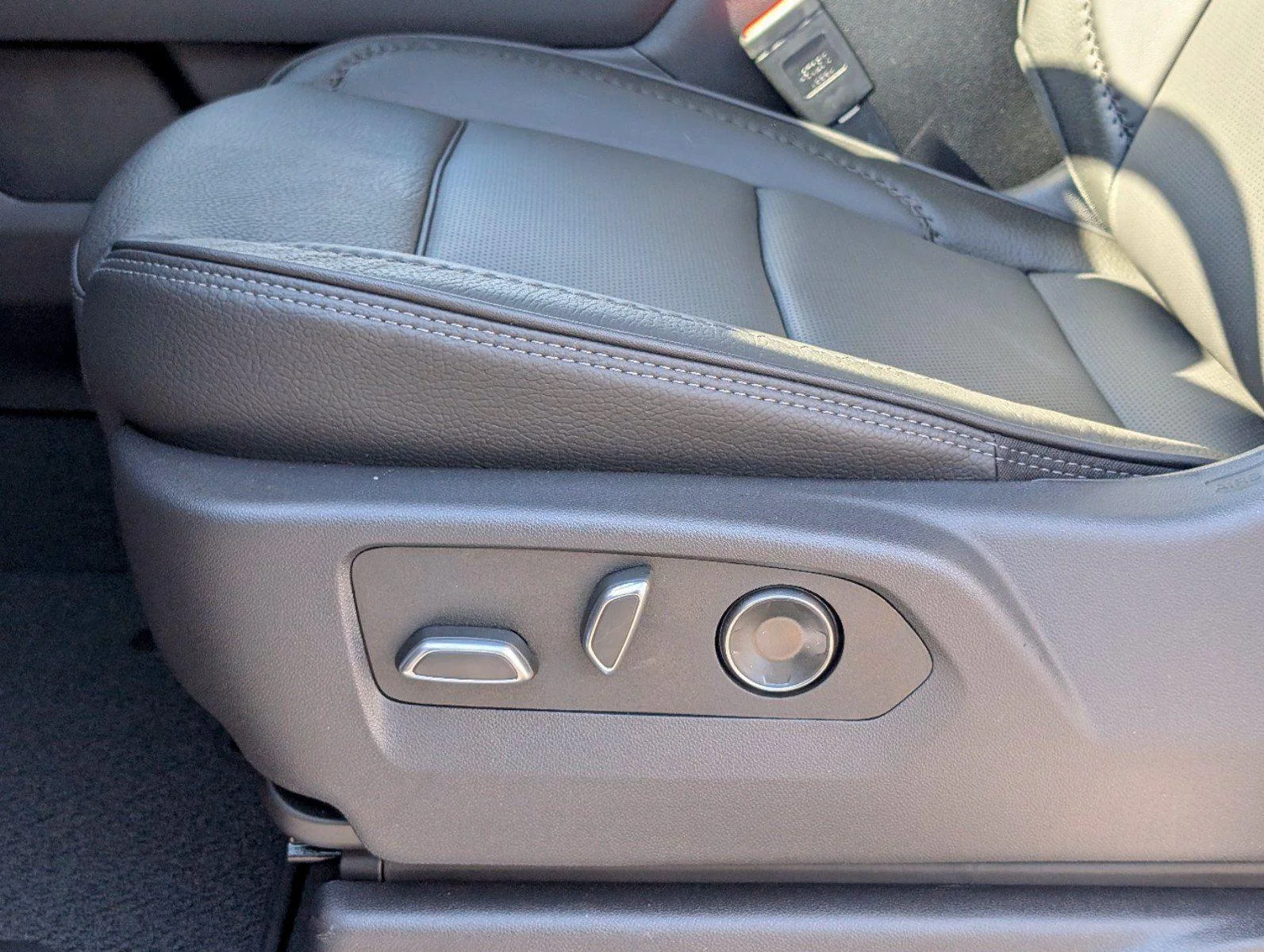2026 GMC Sierra 1500 Denali - Photo 14