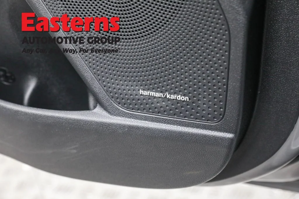 Used 2022 Gray Kia EX image 21