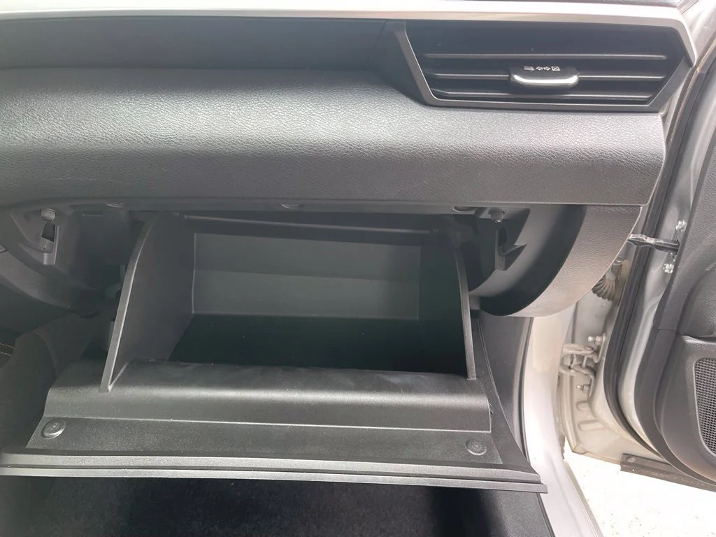 Used 2021 Silver Nissan 2.5 SR image 31