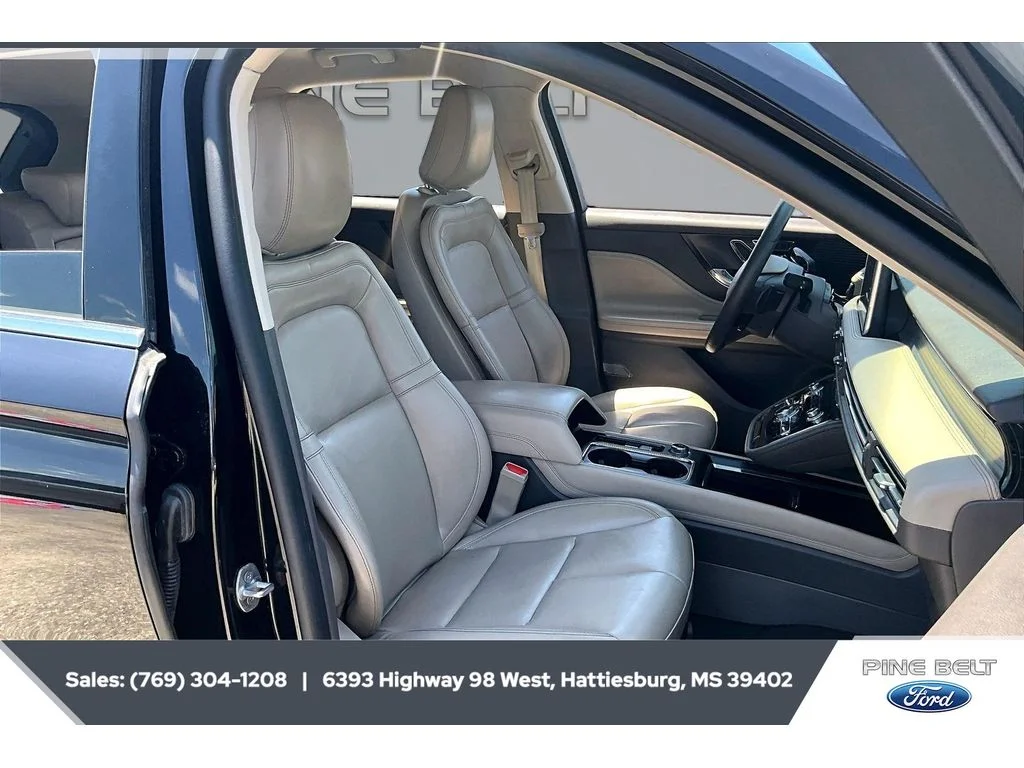 Used 2022 Infinite Black Metallic Clearcoat Lincoln Standard image 6