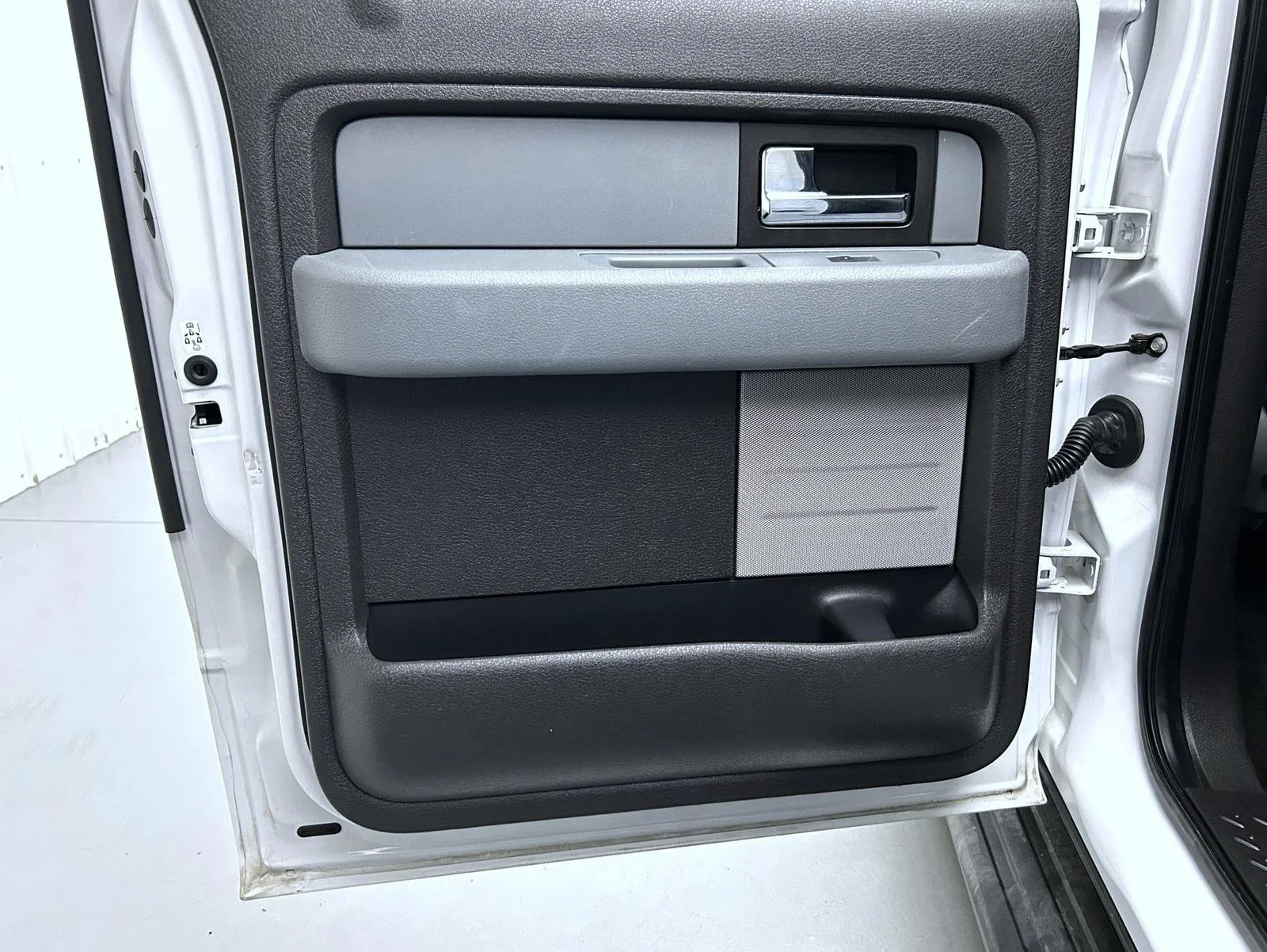 Used 2013 White Ford XLT image 20