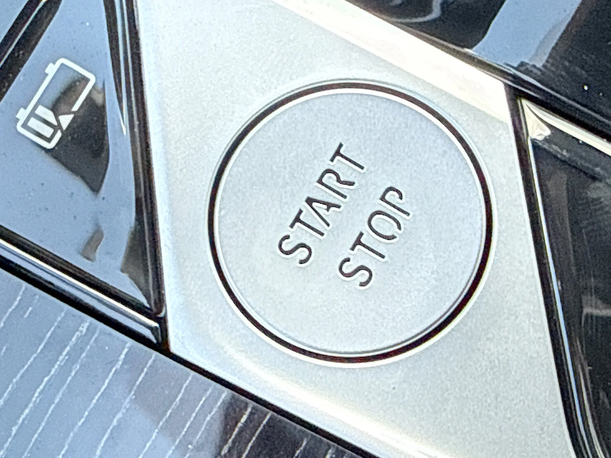 New 2026 Dravit Grey Metallic BMW xDrive50e image 37