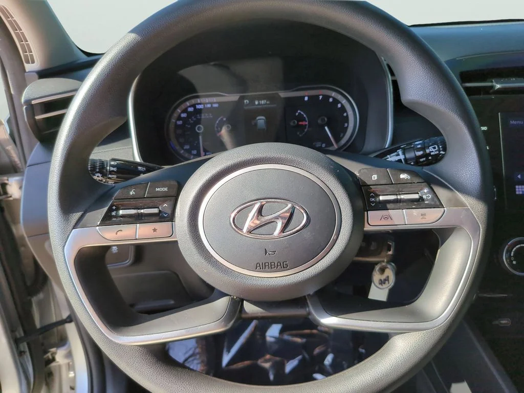 Used 2023 Silver Hyundai SE image 24