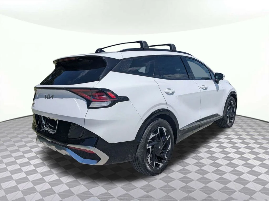 Used 2025 White Kia SX-Prestige image 3