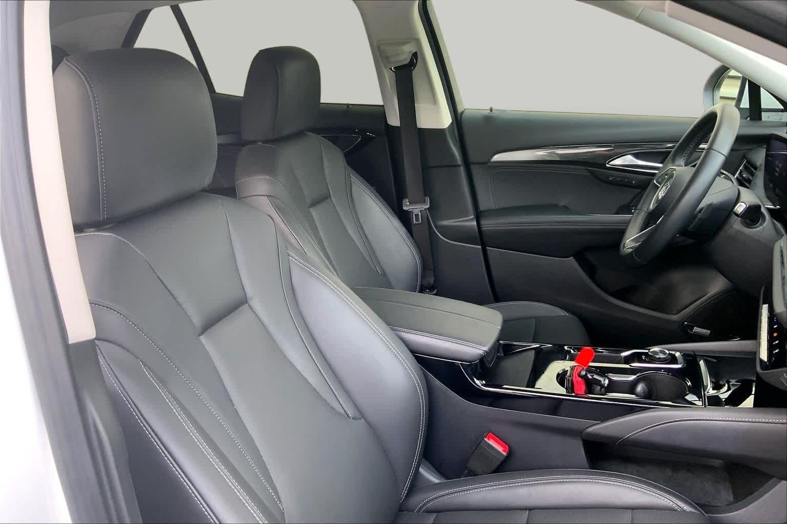 Used 2025 Summit White Buick Preferred image 9