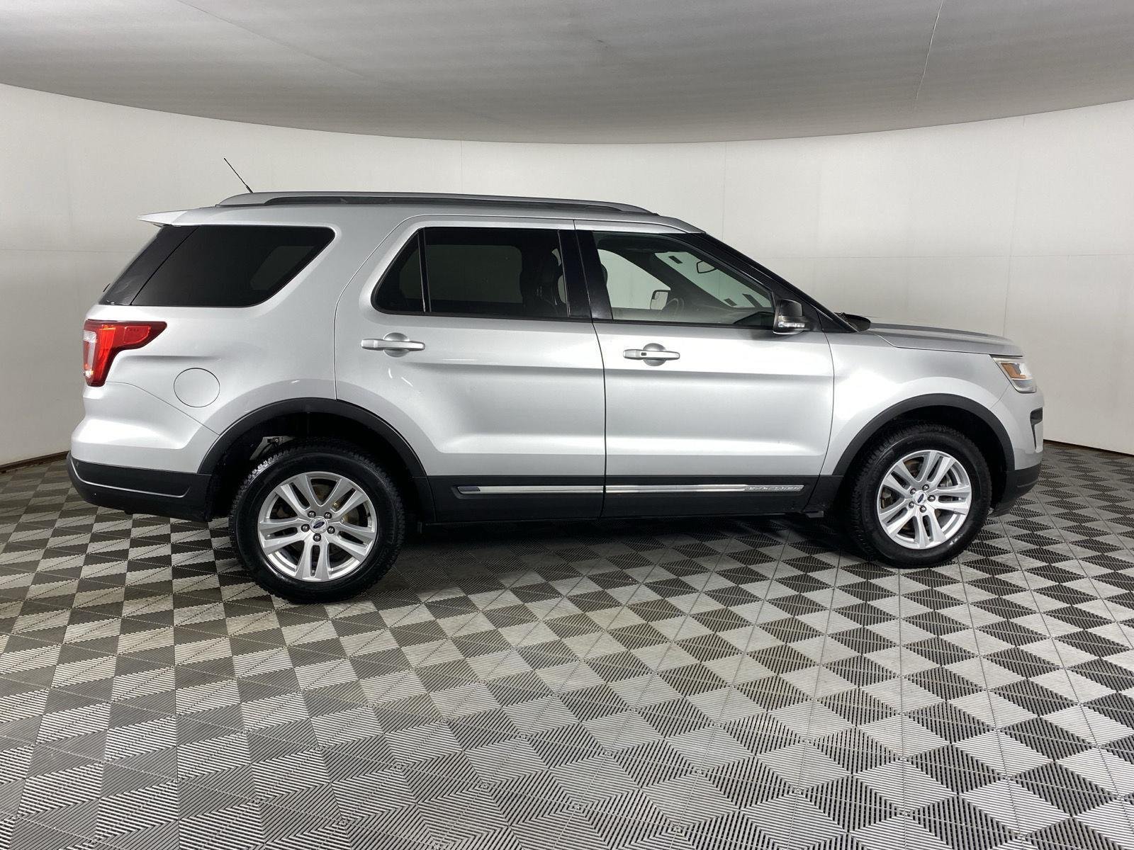 Used 2018 Ingot Silver Ford XLT image 8