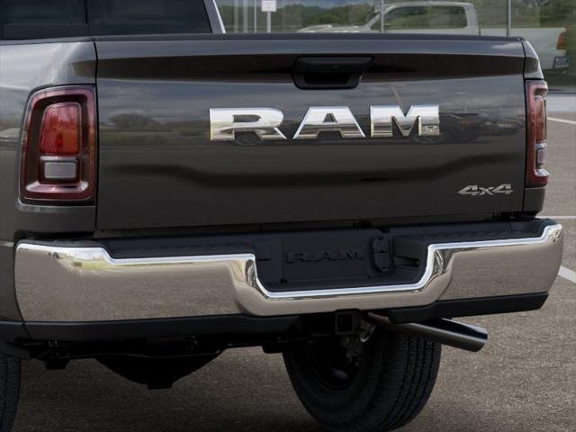 New 2026 Granite Crystal Metallic Clear-Coat Exterior Paint RAM Tradesman image 39