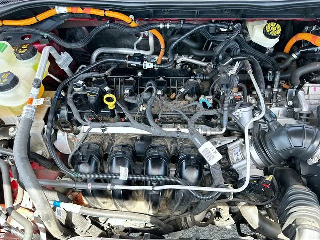 Used 2021 Red Ford SE image 29