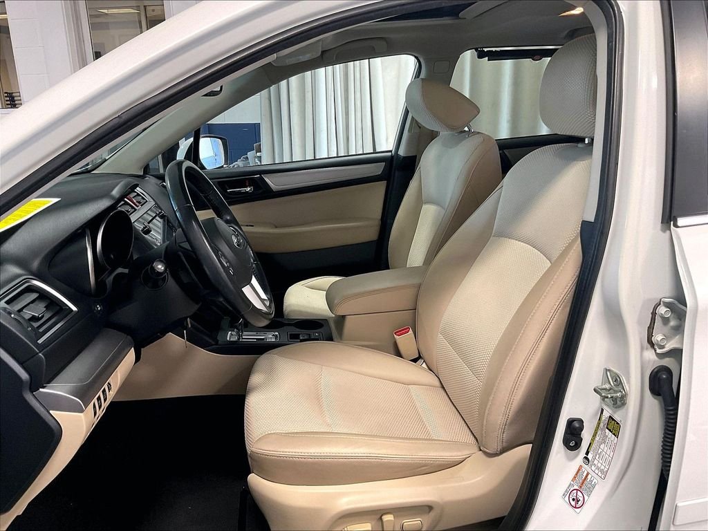 Used 2015 White Subaru 2.5i Premium image 10