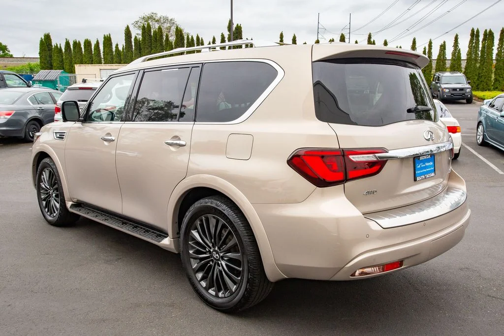 Used 2022 Champagne INFINITI 4WD Sensory image 10