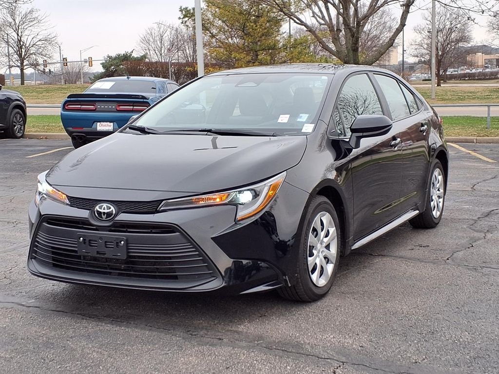 Used 2025 Toyota Corolla LE with VIN 5YFB4MDE8SP312702 for sale in Kansas City