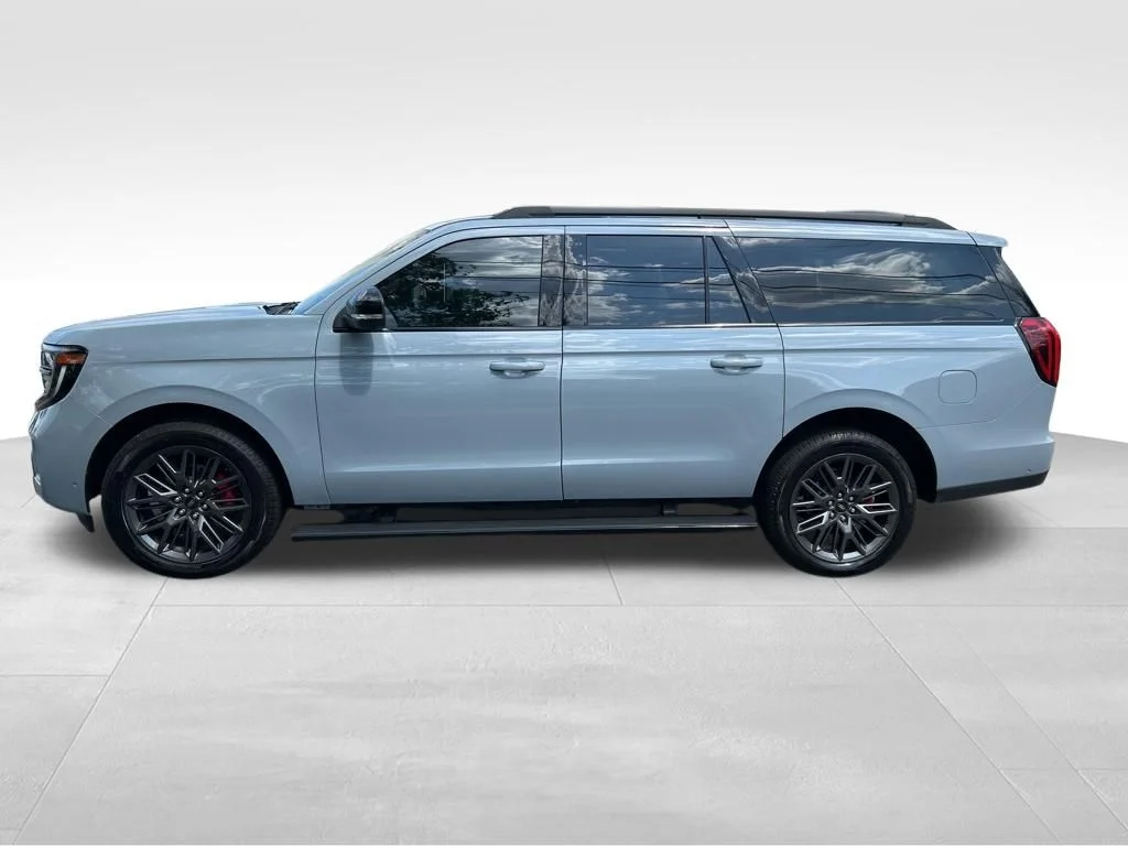 Used 2025 Gray Ford Platinum image 3