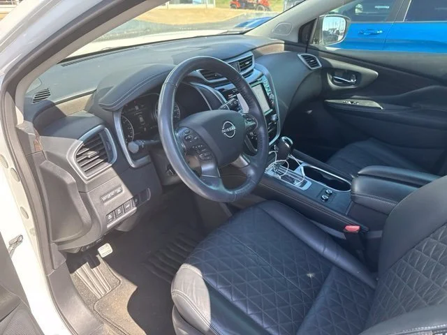 Used 2023 White Nissan Platinum image 31