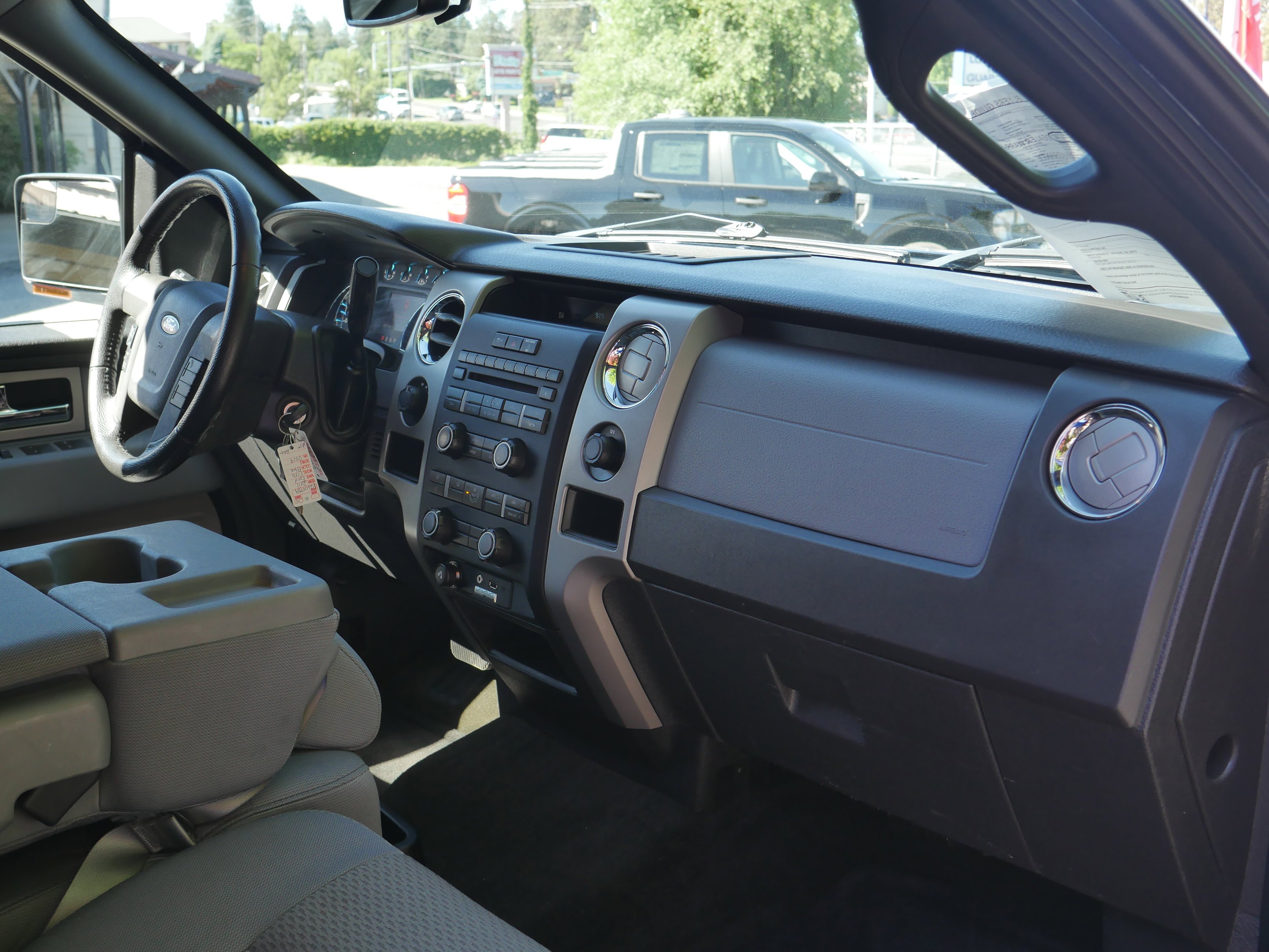 Used 2011 Dark Blue Pearl Metallic Ford XLT image 23